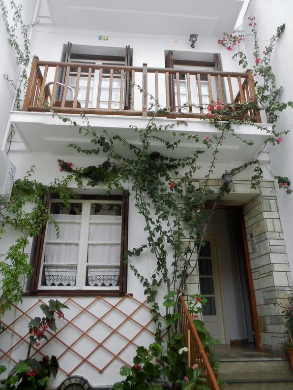 Aggela Guesthouse Скопелос Экстерьер фото